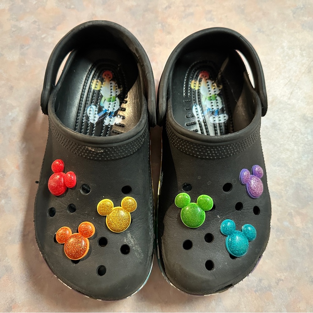 Crocs Disney Pride  Size 4 Comfy Lightweight Multicolor Mickey Shoes‎ Slip ons